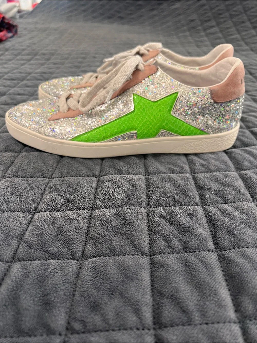 Lola Cruz Anthropologie Glitter Sneakers Women’s Size 8 8.5 39 Silver Star Shoes